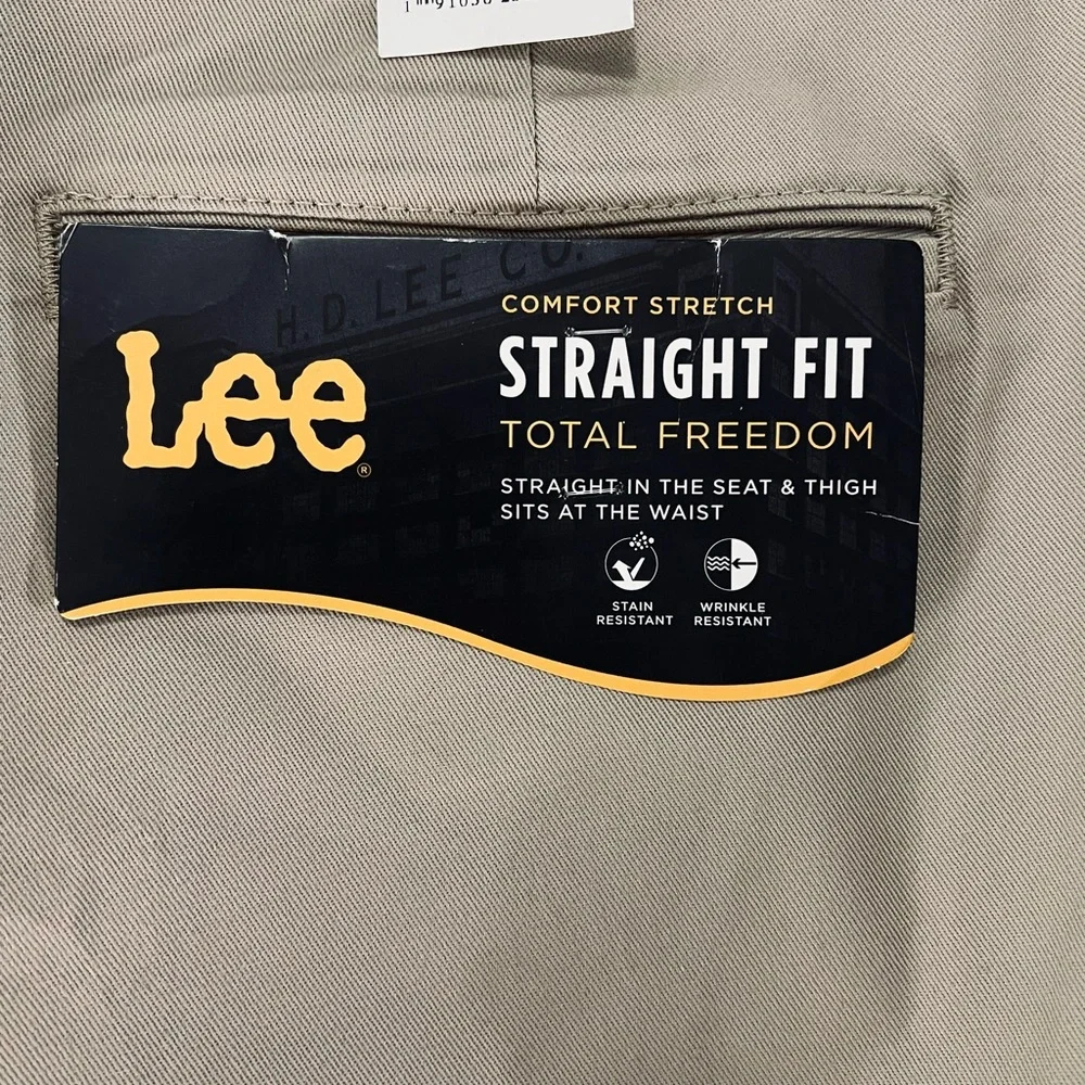 Lee Men's Total Freedom Stretch Straight Fit Flat Front Pant Pebble Size 30x30